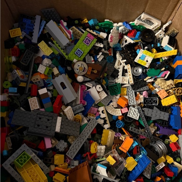 Vibrant LEGO Assortment - Picture 2 of 2